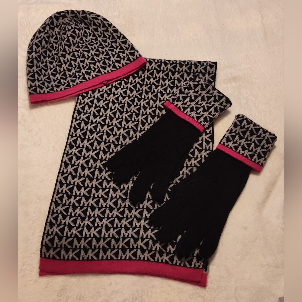 NWOT!! MICHAEL KORS- Black and Pink MK Logo Winter Set
